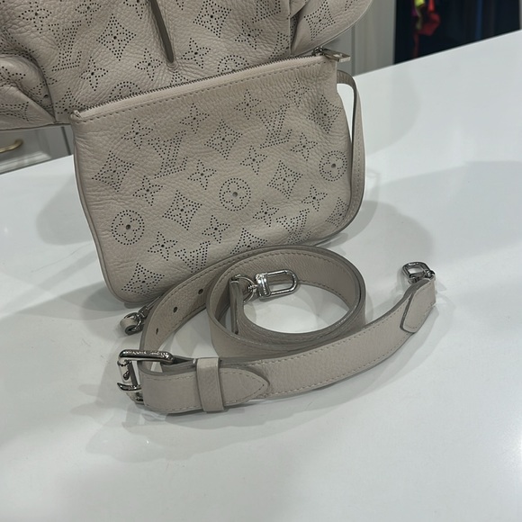 Louis Vuitton Selene Monogram PM Blanc Shoulder Bag - Picture 5 of 16